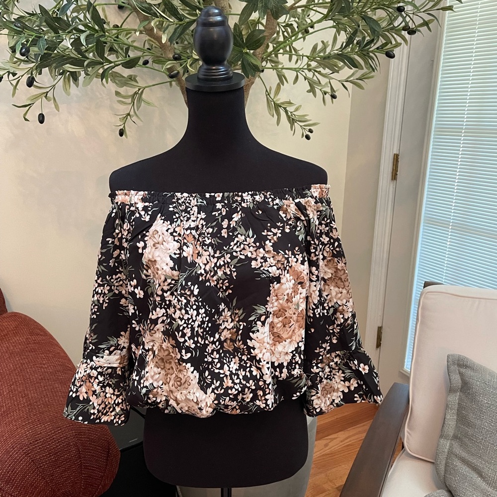 NWT EESOME  Long Sleeve Blouse